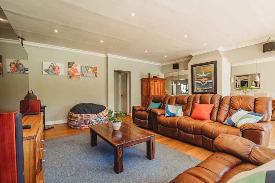 5 Bedroom Property for Sale in Heatherlands Western Cape